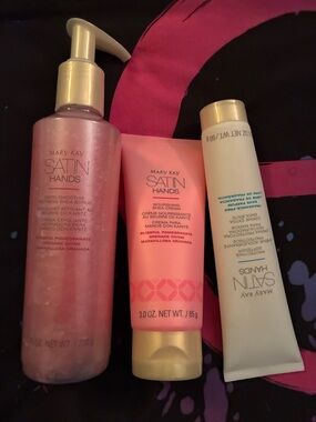 Mary Kay Satin Hands Pink and White Care Trio